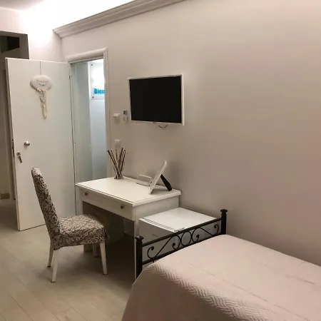 Maison Bijou Bed & Breakfast *