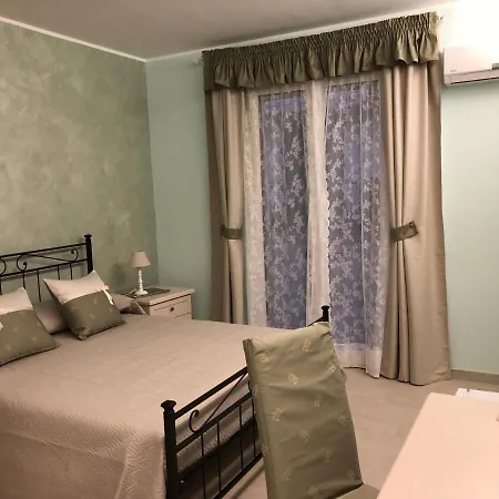 Maison Bijou Bed & Breakfast *